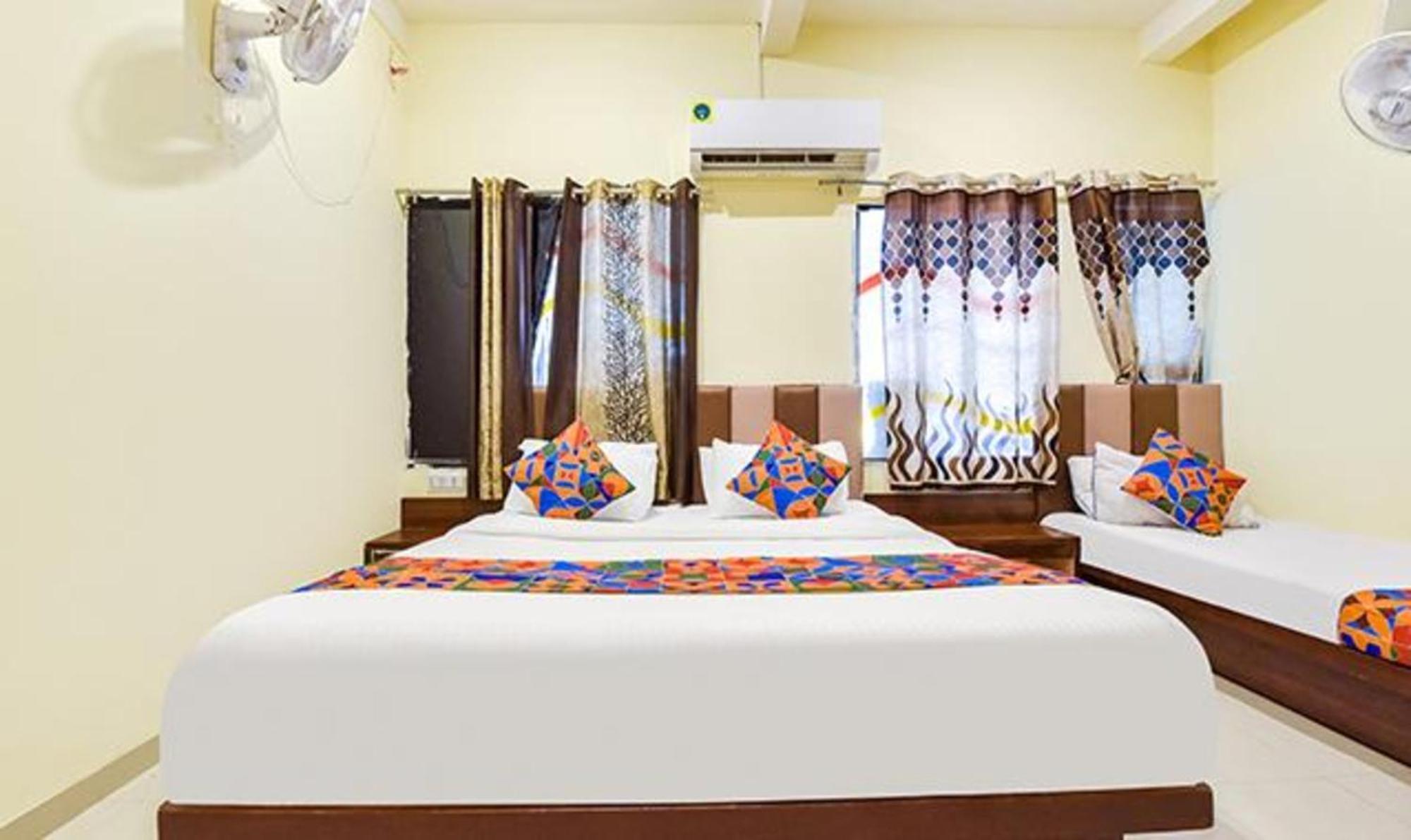 Fabexpress Poonam Palace Ahmedabad Exterior foto