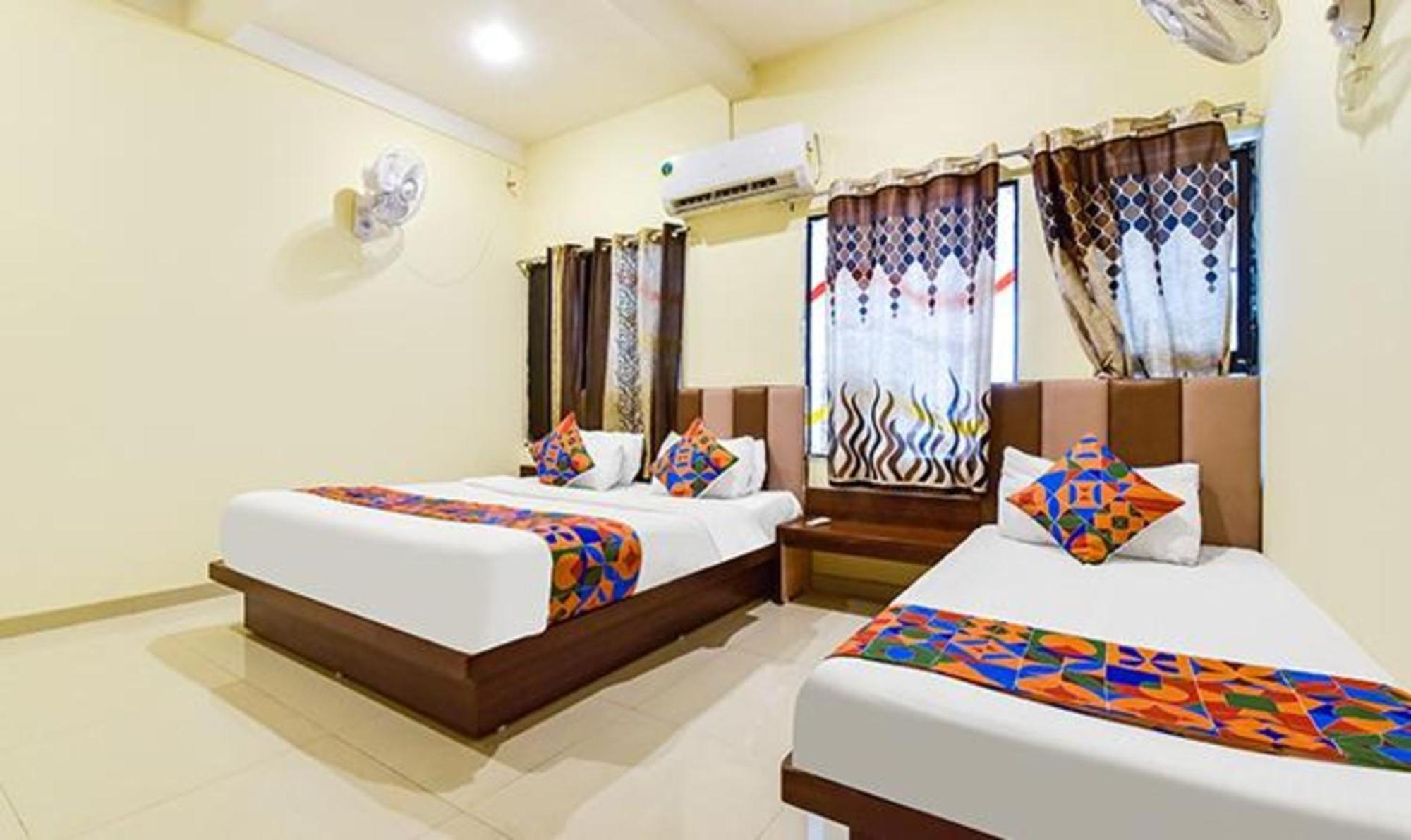 Fabexpress Poonam Palace Ahmedabad Exterior foto